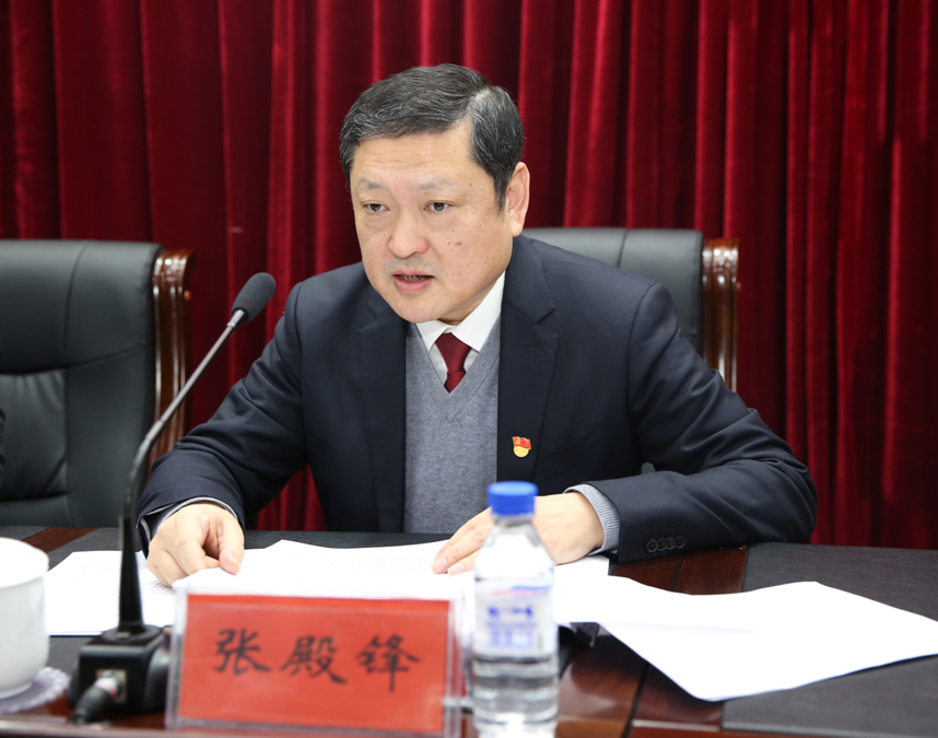市委常委,市纪委书记张殿锋代表市纪委常委会作工作报告.